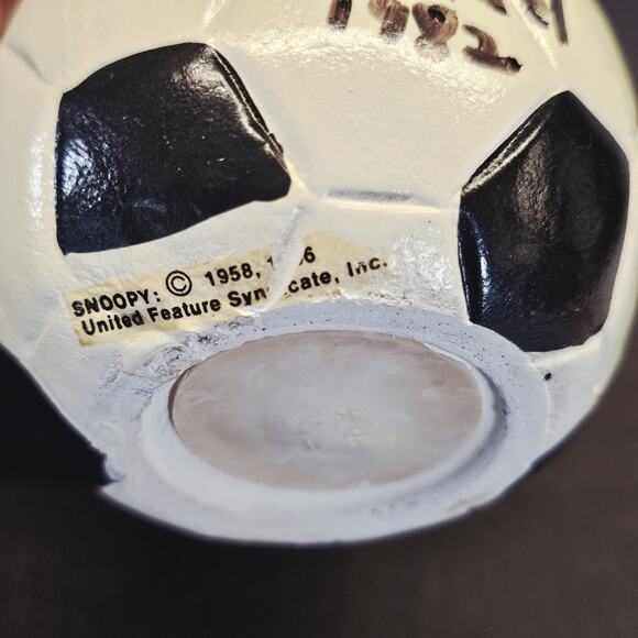 Vintage 1966 Snoopy Soccer Bank, Piggy Bank, Peanuts Collectibles, Charlie Brown - Picture 5 of 9